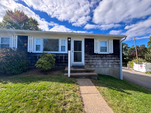 $625,000 | 124 Skiff Avenue, Unit C12, Vineyard Haven, MA 02568