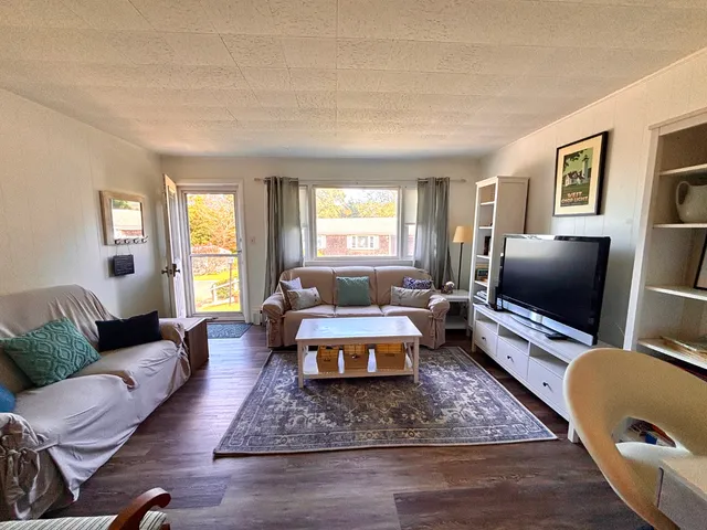 $625,000 | 124 Skiff Avenue, Unit C12, Vineyard Haven, MA 02568