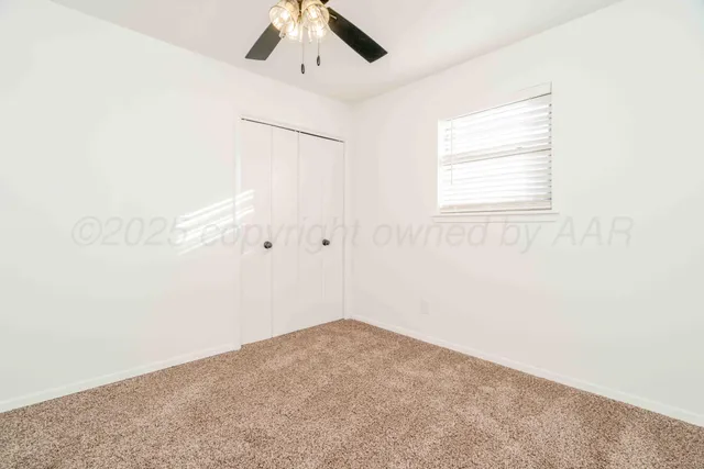 a view of empty room with window