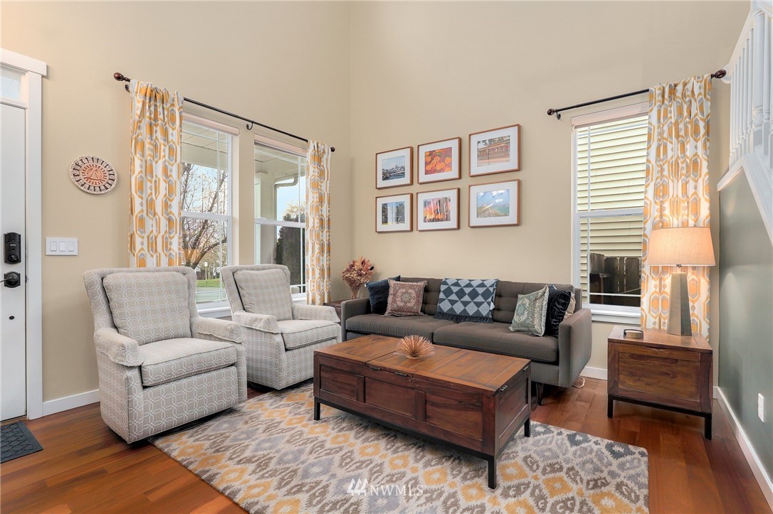 5041 Northeast 4th Place Renton, WA 98059 - Photo 4 of 32 Gallery Image 4
