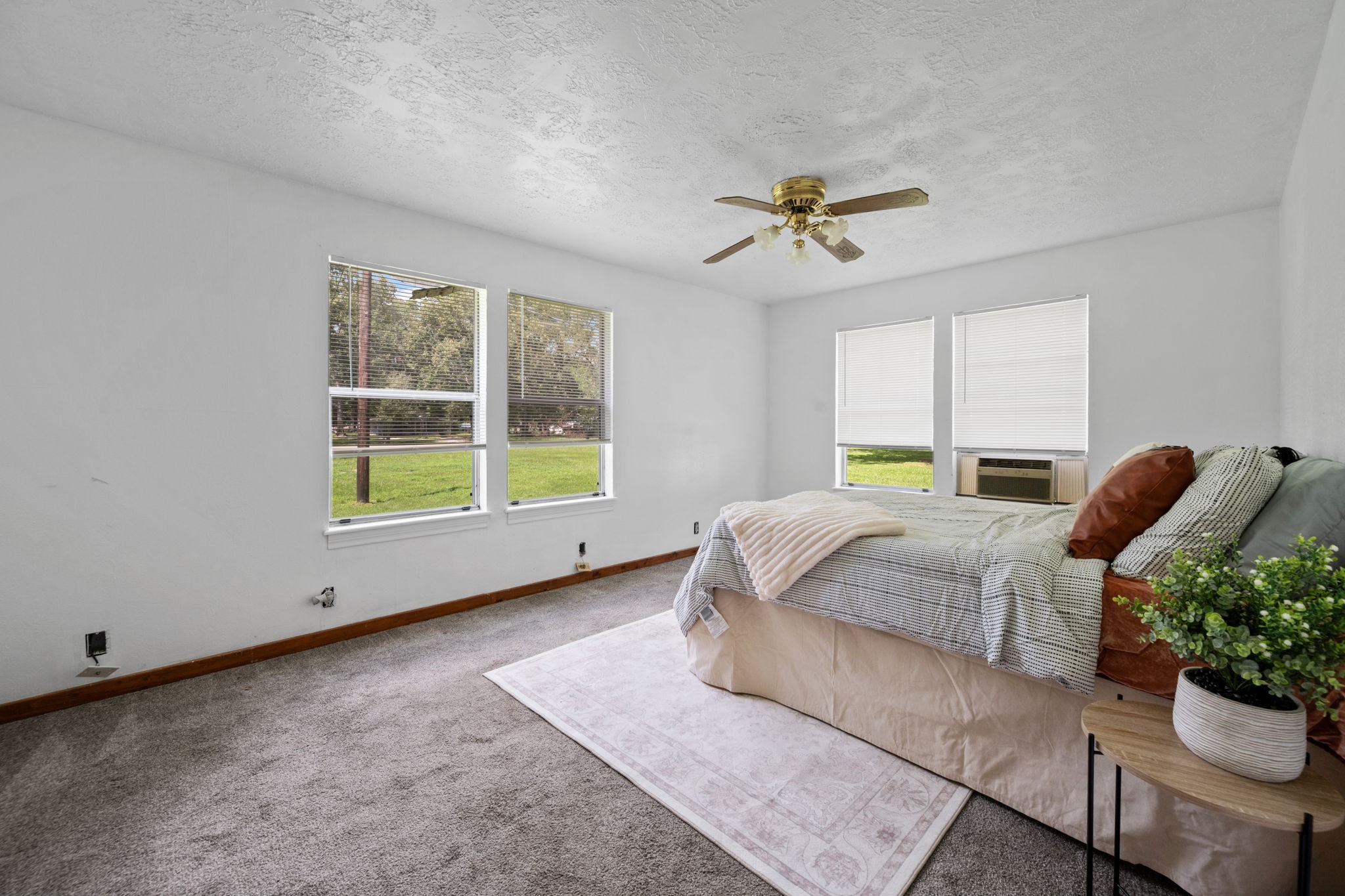 21000 Buck Knoll Road Conroe, TX 77306 - Photo 13 of 20 Bedroom