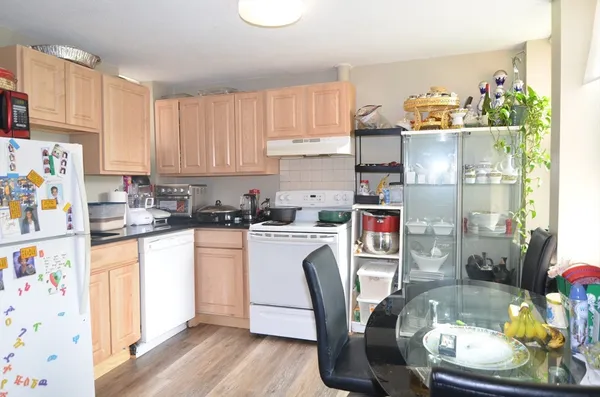 $3,060 | 11 Blackwood Street, Unit 33, Boston, MA 02115