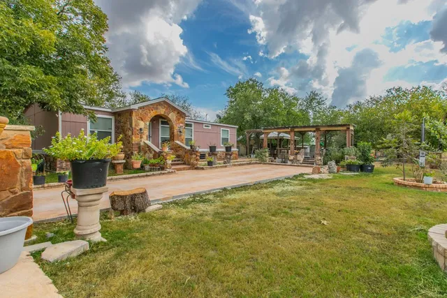 $230,000 | 329 West Brook Street, Bartlett, TX 76511