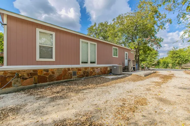 $230,000 | 329 West Brook Street, Bartlett, TX 76511