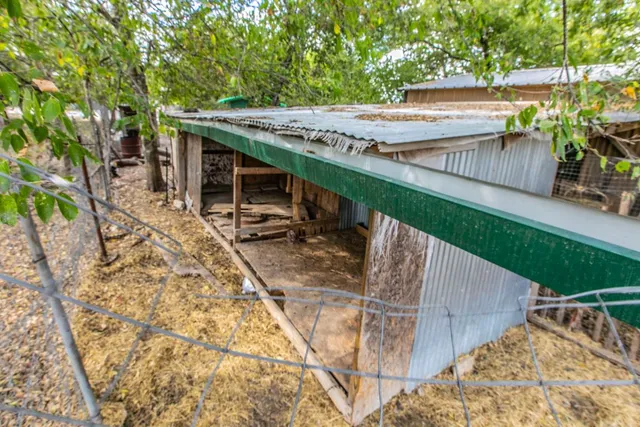 $230,000 | 329 West Brook Street, Bartlett, TX 76511