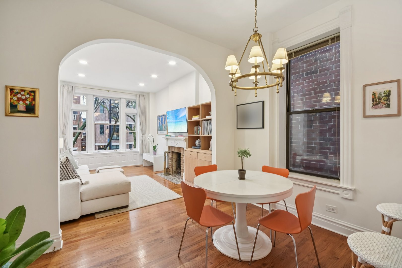2142 North Racine Avenue, Unit 2 Chicago, IL 60614 - Photo 10 of 31 Gallery Image 10