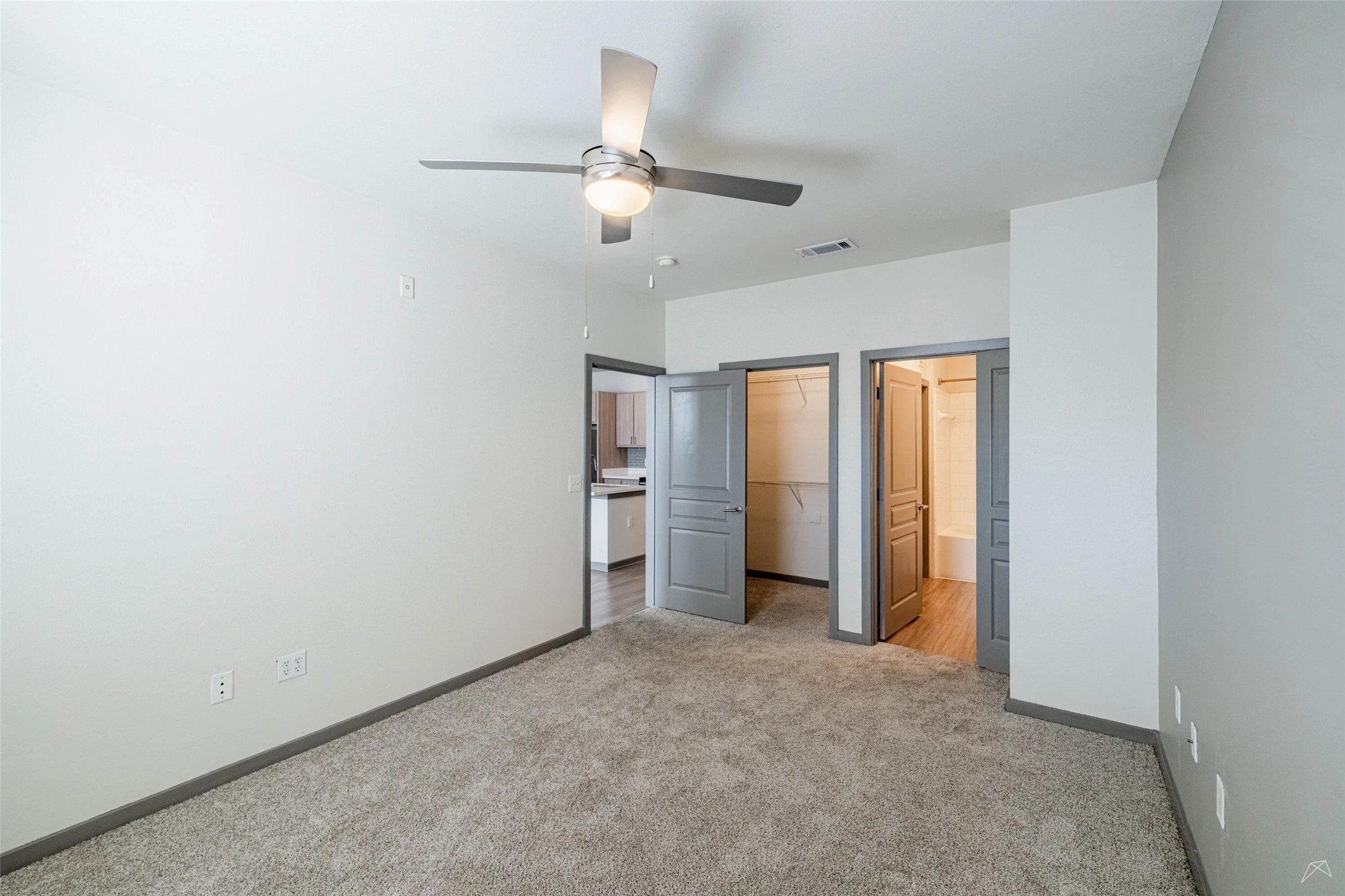 8515 Interstate 35, Unit 8229 Austin, TX 78744 - Photo 3 of 17 Move in by January 30th and enjoy 8 weeks FREE rent! Restrictions may apply — contact our leasing office for details.
