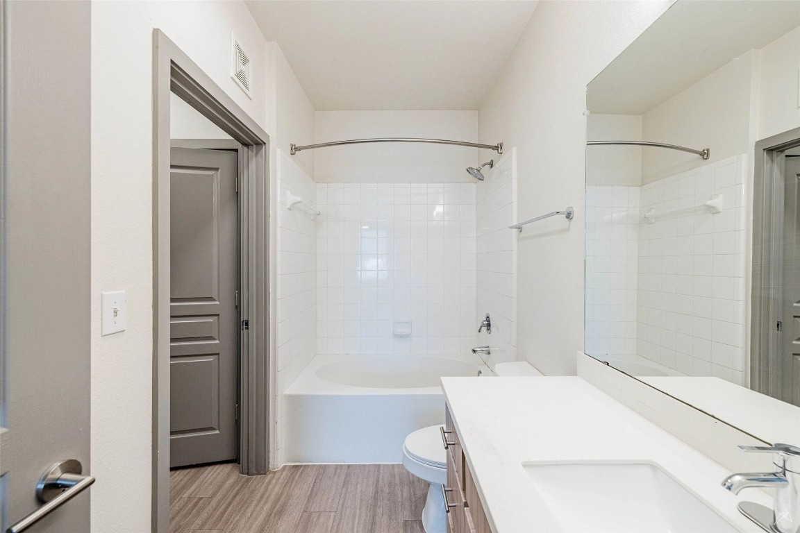 8515 Interstate 35, Unit 8229 Austin, TX 78744 - Photo 4 of 17 Move in by January 30th and enjoy 8 weeks FREE rent! Restrictions may apply — contact our leasing office for details.