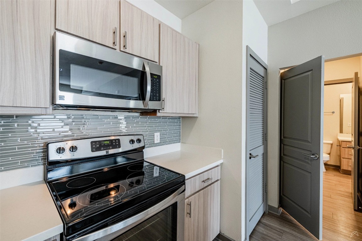 8515 Interstate 35, Unit 8229 Austin, TX 78744 - Photo 7 of 17 Move in by January 30th and enjoy 8 weeks FREE rent! Restrictions may apply — contact our leasing office for details.