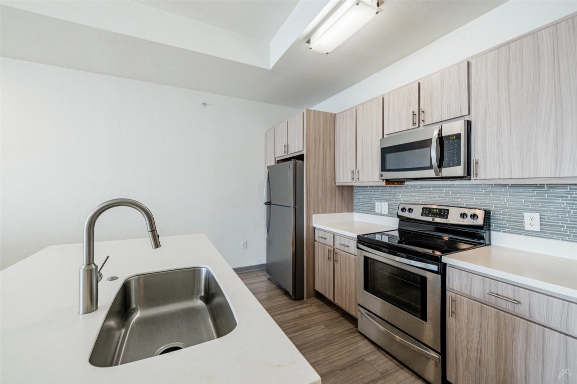 8515 Interstate 35, Unit 8229 Austin, TX 78744 - Photo 9 of 17 Move in by January 30th and enjoy 8 weeks FREE rent! Restrictions may apply — contact our leasing office for details.