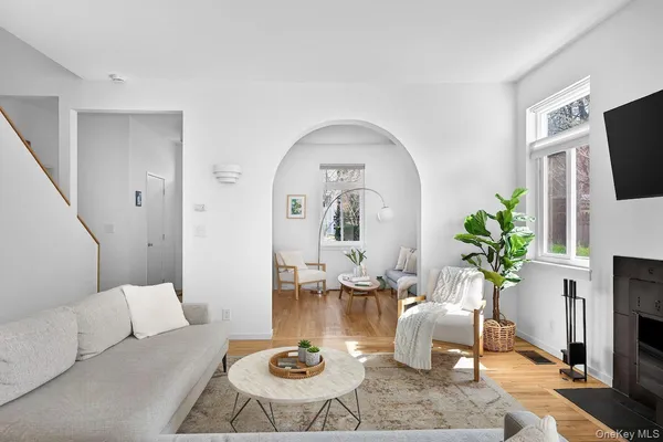 $1,195,000 | 1 Chestnut Court, Dobbs Ferry, NY 10522