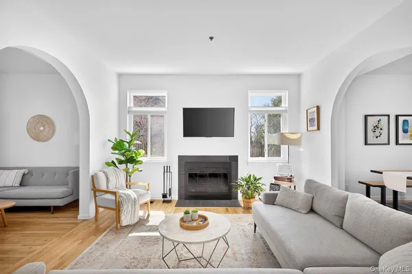 $1,195,000 | 1 Chestnut Court, Dobbs Ferry, NY 10522