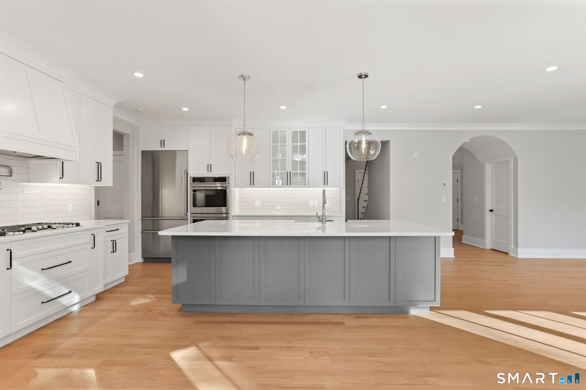 31 Rosano Road Stamford, CT 06905 - Photo 3 of 37