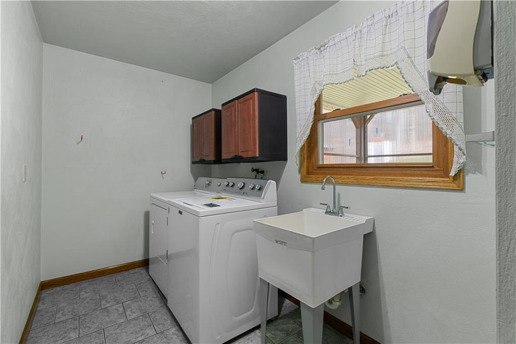 2807 Russelton Road Tarentum, PA 15084 - Photo 15 of 28 a utility room with dryer and washer