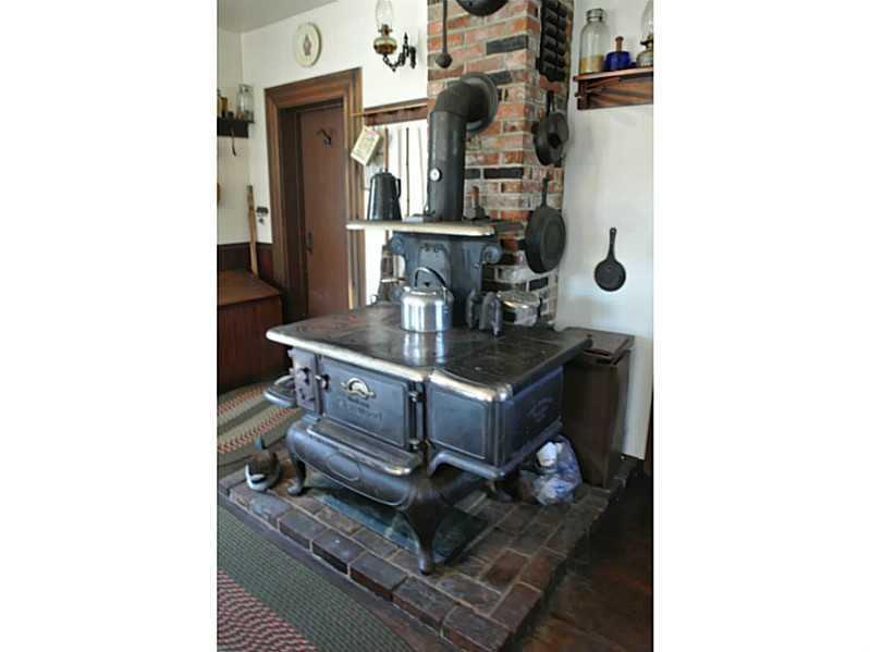 1609 Federal Road Livermore, ME 04253 - Photo 16 of 29 Kitchen.