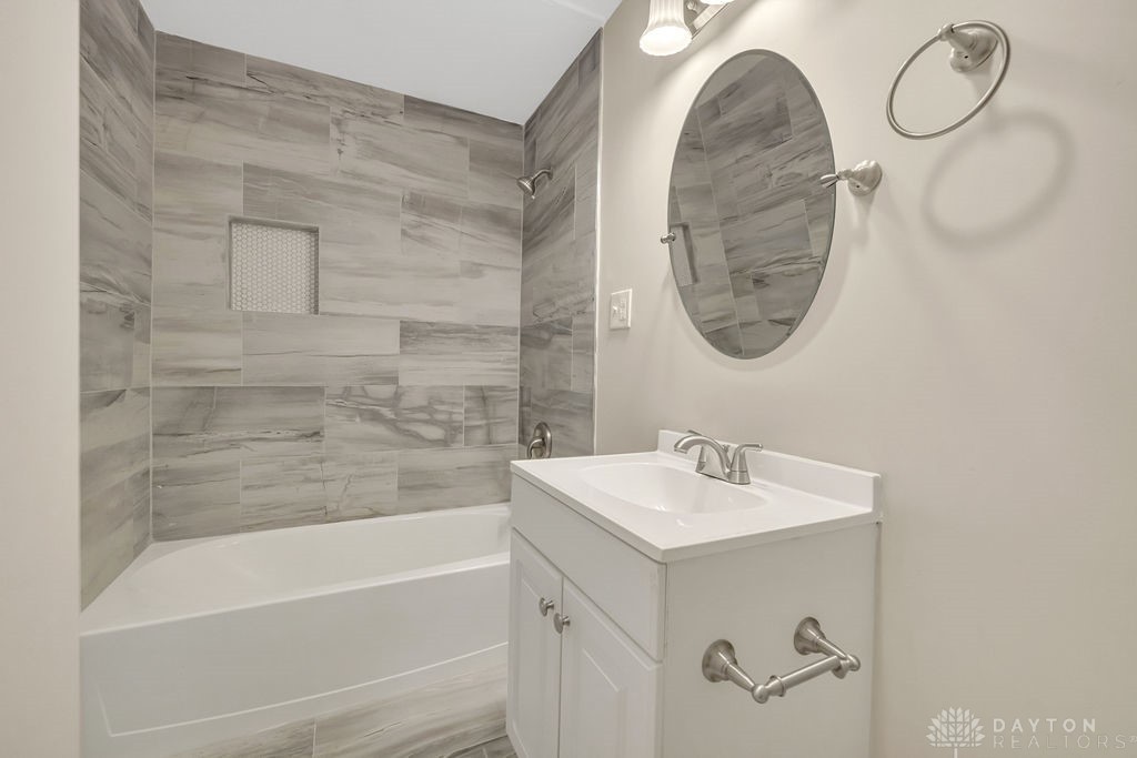 7654 Rothfield Drive Huber Heights, OH 45424 - Photo 20 of 33