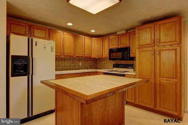 1230 Freysville Road York, PA 17406 - Photo 6 of 26 Gallery Image 6