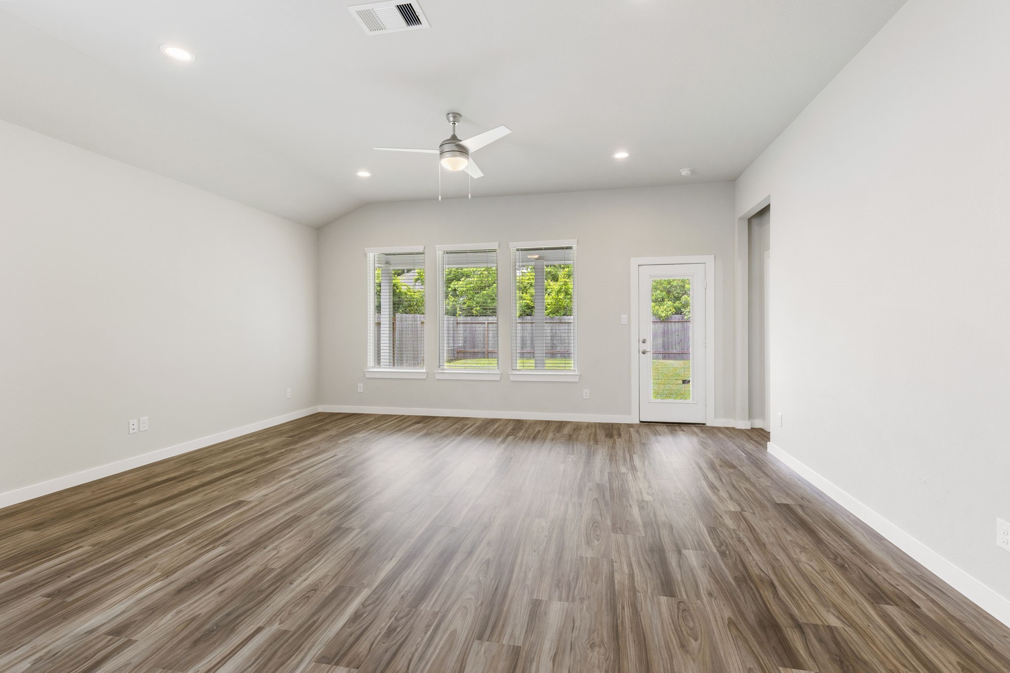 14006 Juniper Point Lane Conroe, TX 77384 - Photo 5 of 19