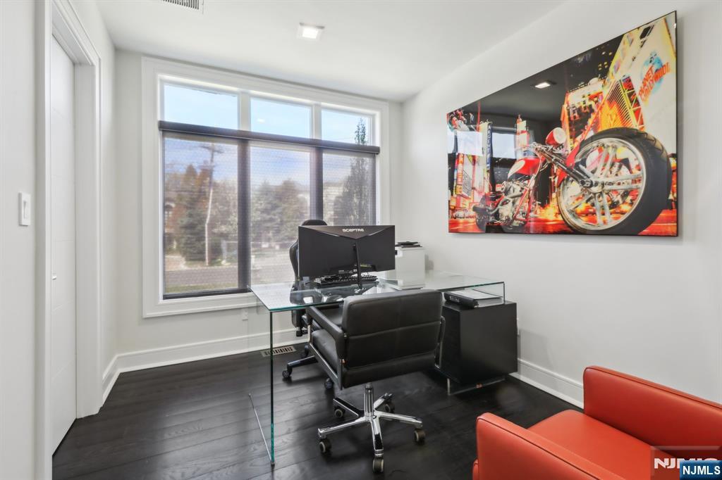 63 Roberts Road Englewood Cliffs, NJ 07632 - Photo 32 of 47