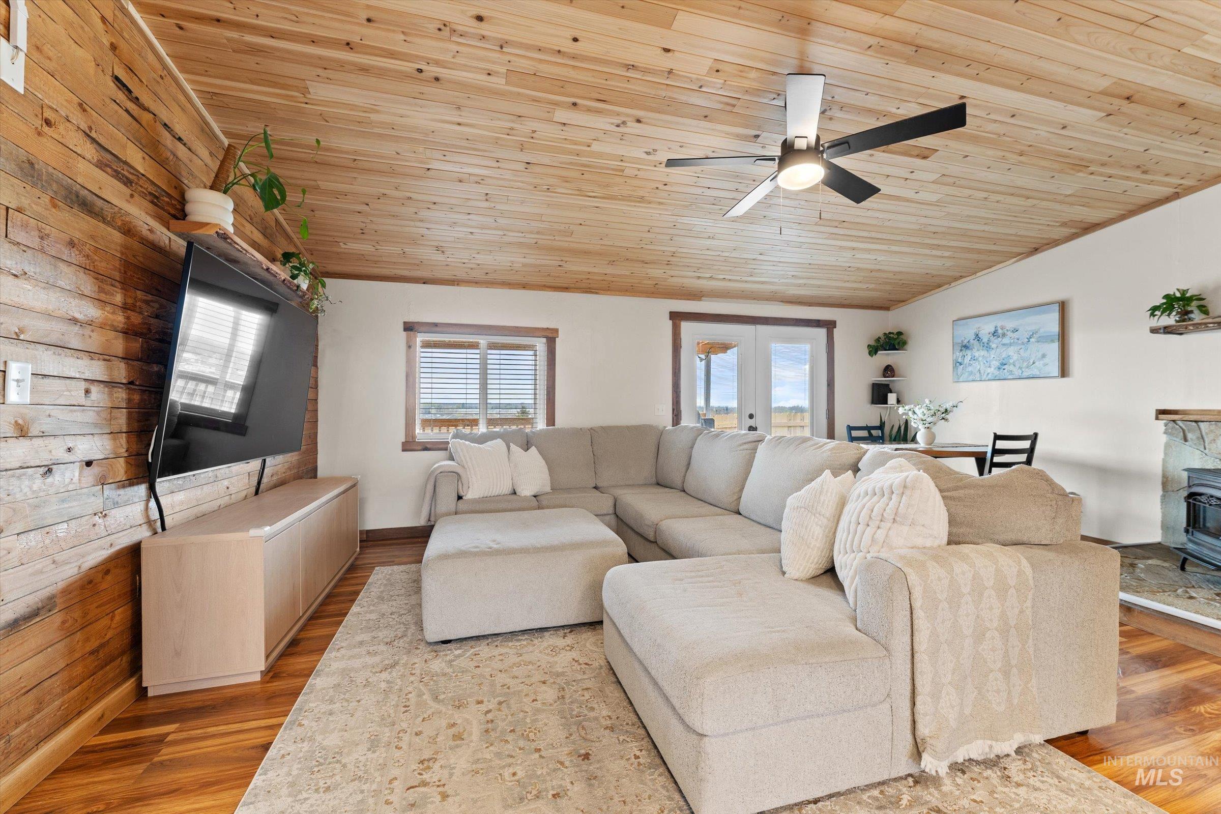 10653 Valley Road Middleton, ID 83644 - Photo 3 of 40