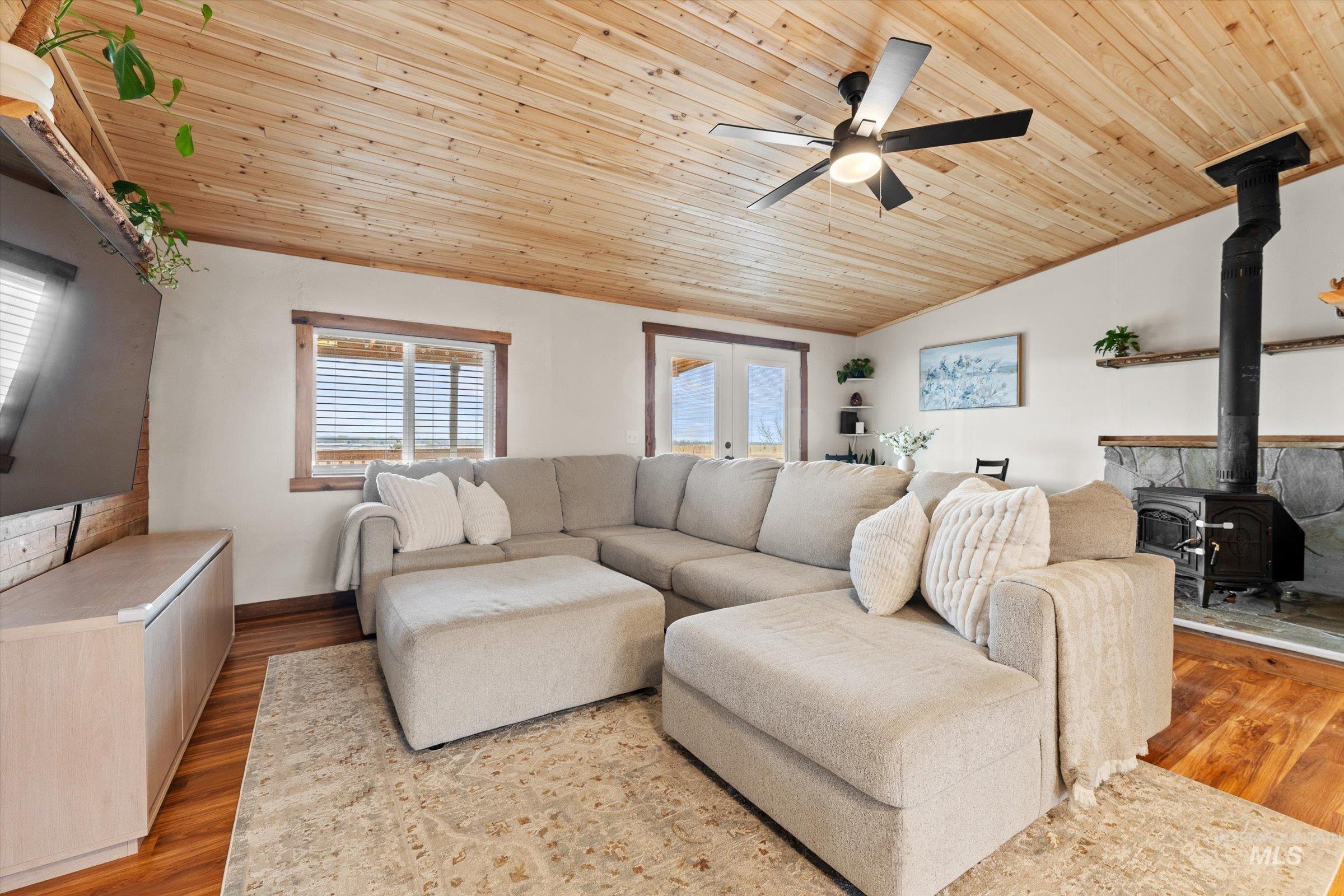 10653 Valley Road Middleton, ID 83644 - Photo 4 of 40