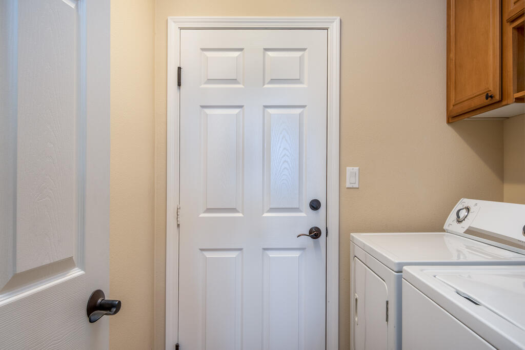 81820 Eagle Claw Drive La Quinta, CA 92253 - Photo 20 of 36 a view of bathroom with storage