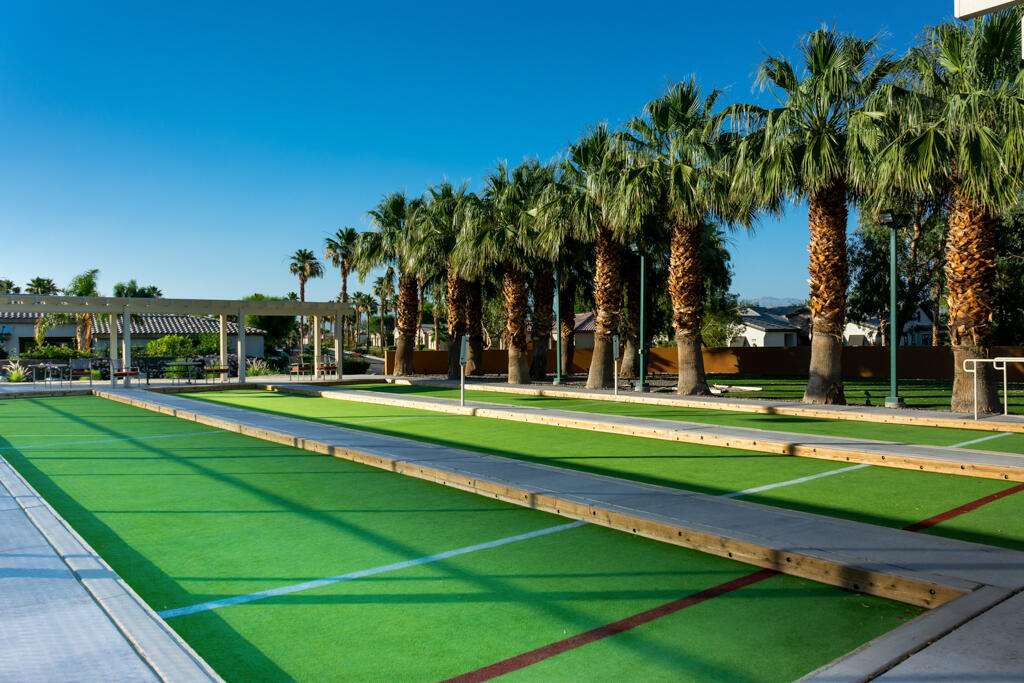 81820 Eagle Claw Drive La Quinta, CA 92253 - Photo 32 of 36 a view of a volley ball court
