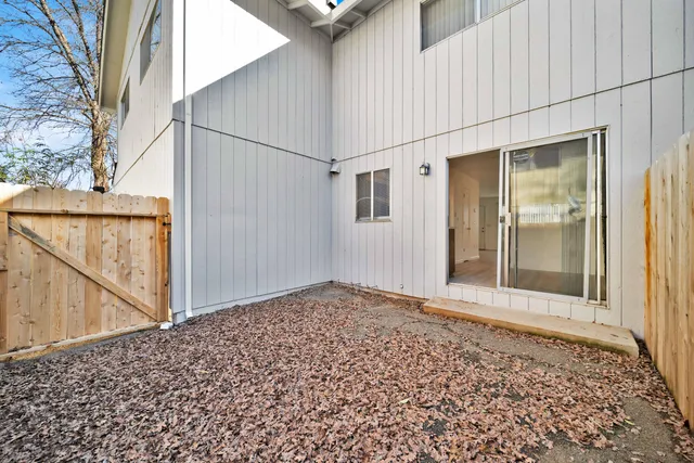 $600,000 | 1091 Del Sol Place, Redding, CA 96002