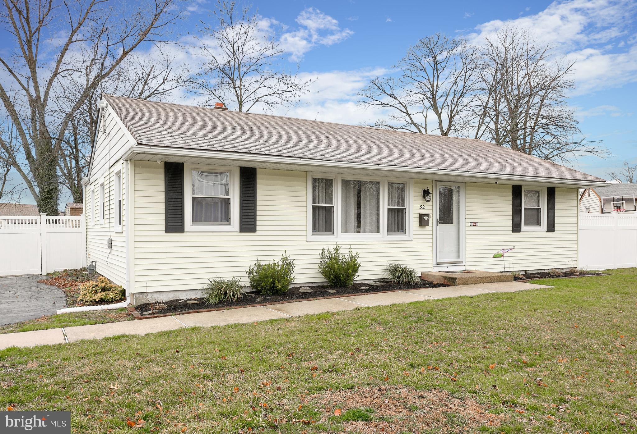 52 Warwick Road Stratford, NJ 08084 - Photo 1 of 23