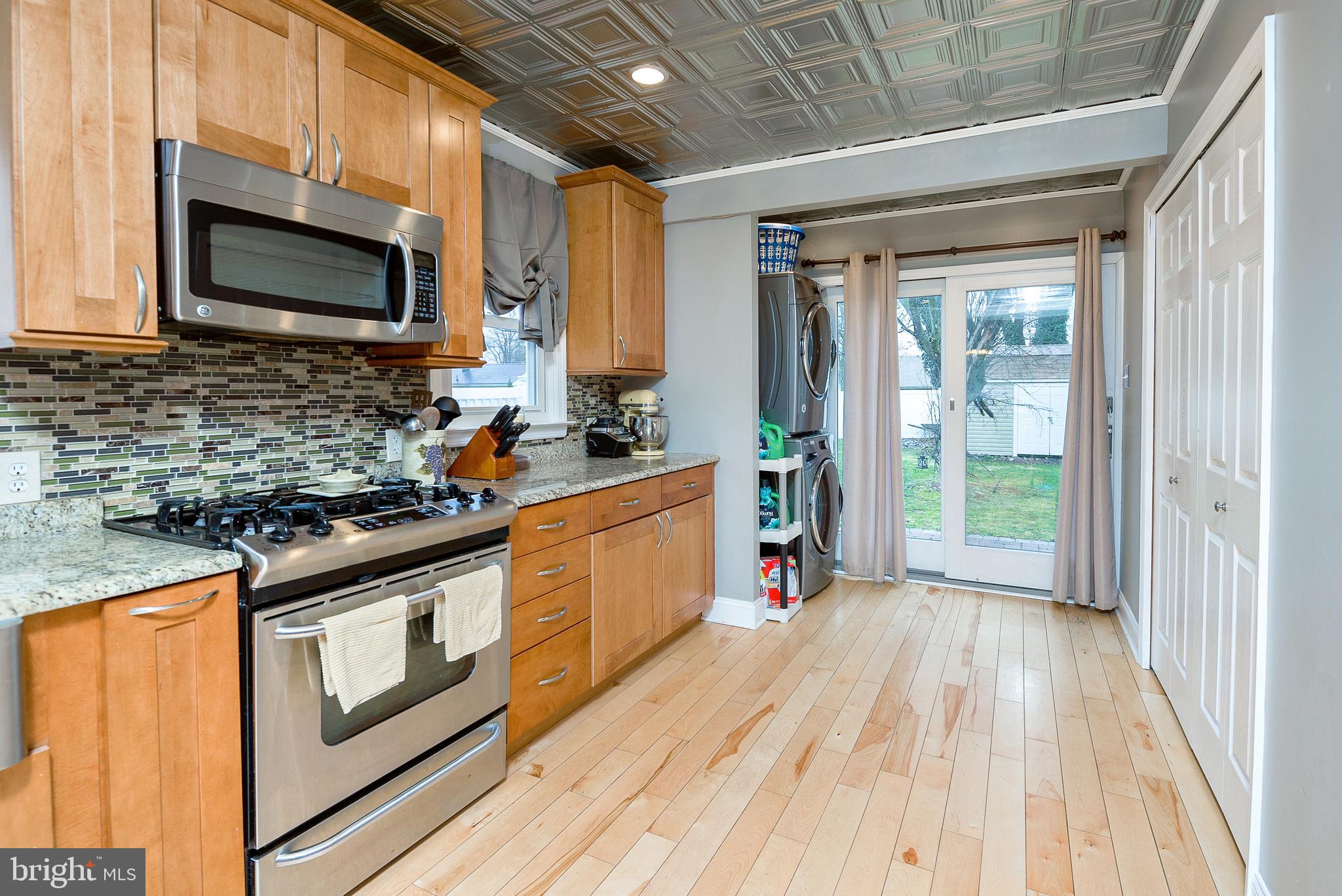 52 Warwick Road Stratford, NJ 08084 - Photo 4 of 23