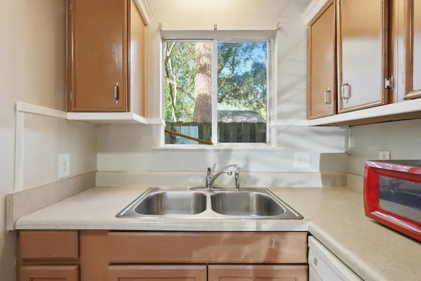 a close view of sink and tap