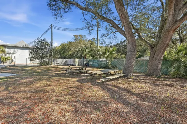 $1,275 | 201 East College Boulevard, Unit 11, Niceville, FL 32578