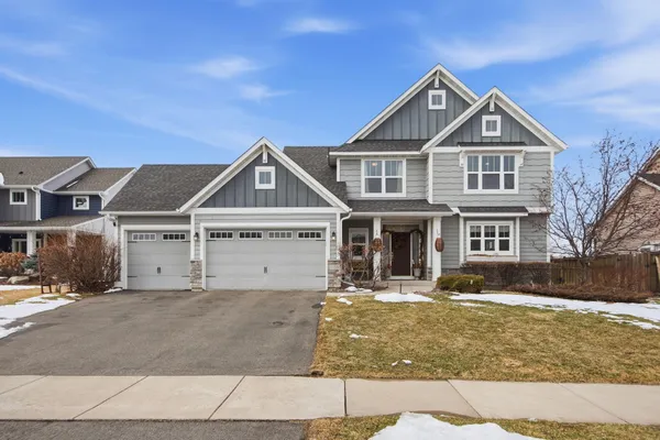 $669,900 | 1120 Francesca Court, Chaska, MN 55318