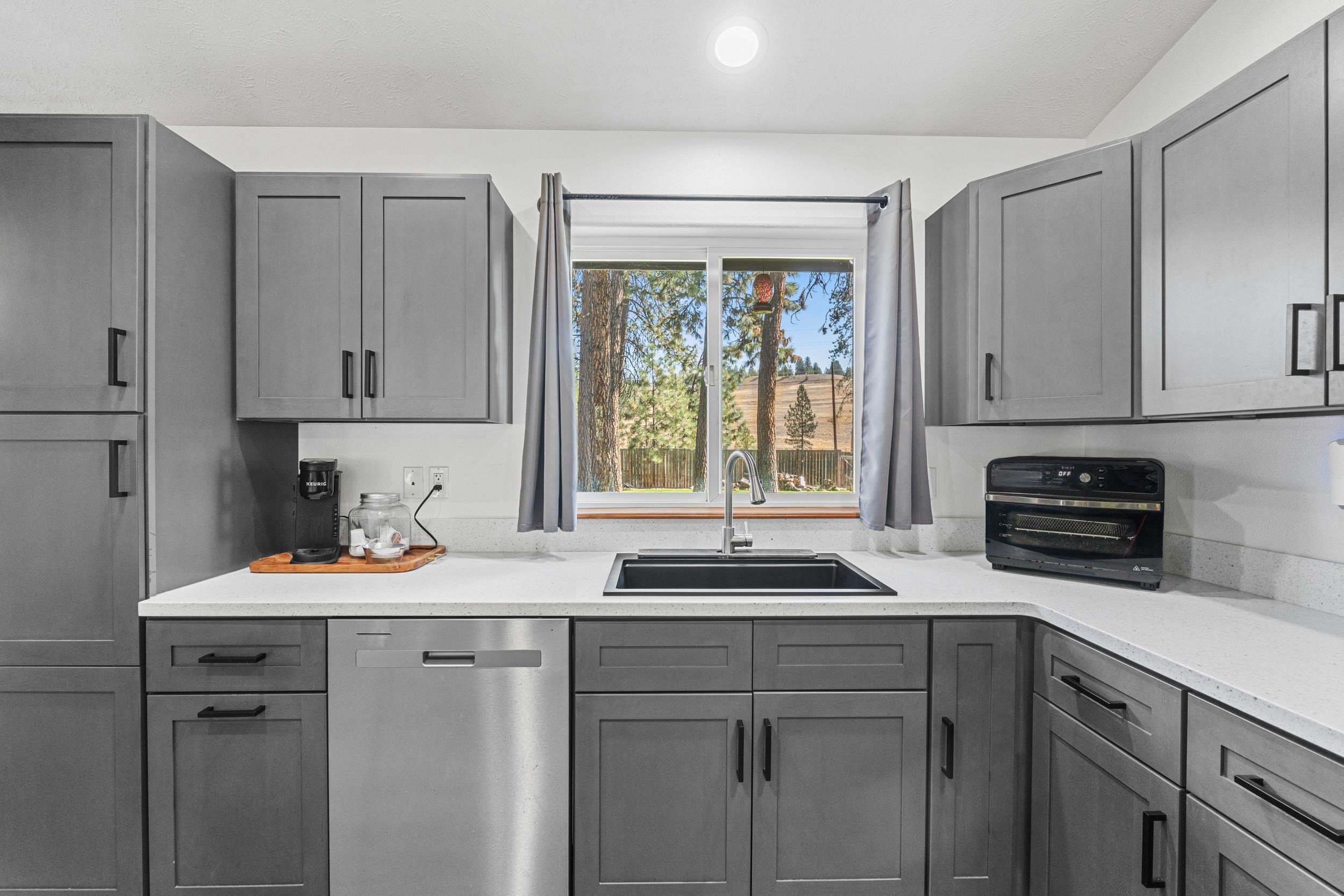 7706 North Old Fort Drive Spokane, WA 99208 - Photo 9 of 45