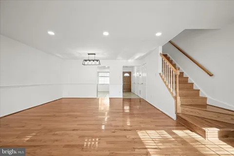 $449,000 | 148 Barnsfield Court, Unit 204, Gaithersburg, MD 20878