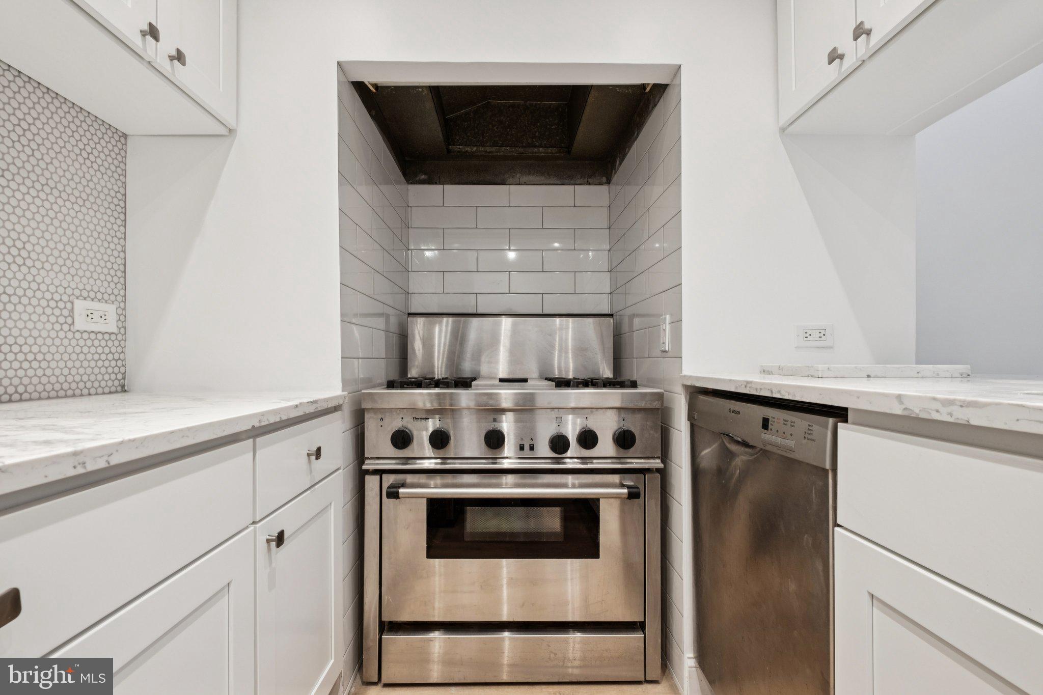134 North 3rd Street Philadelphia, PA 19106 - Photo 11 of 37 Gas cooking