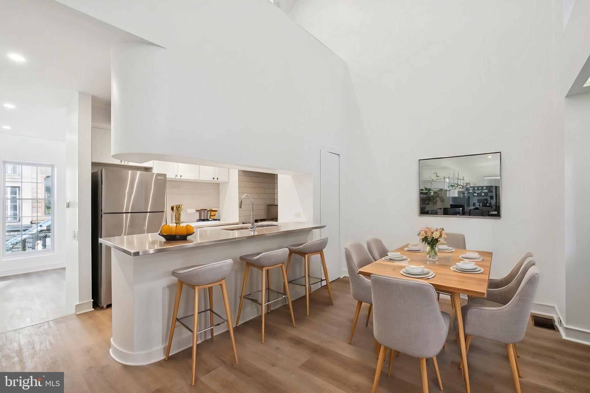 134 North 3rd Street Philadelphia, PA 19106 - Photo 13 of 37 Eat-in kitchen - virtually staged