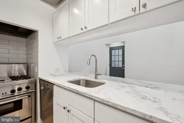 $3,650 | 134 North 3rd Street, Philadelphia, PA 19106