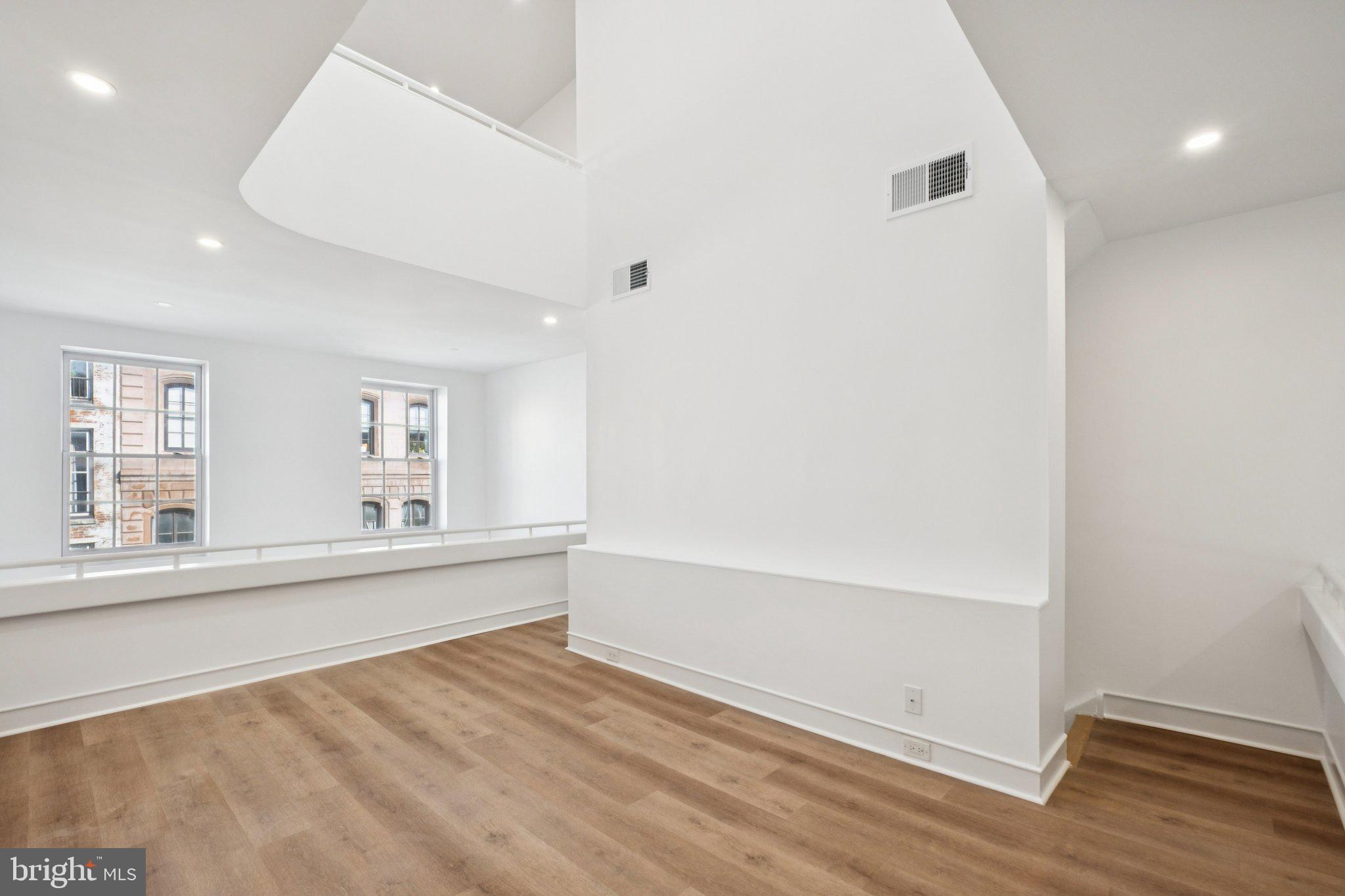 134 North 3rd Street Philadelphia, PA 19106 - Photo 18 of 37 Den/home office/flex space
