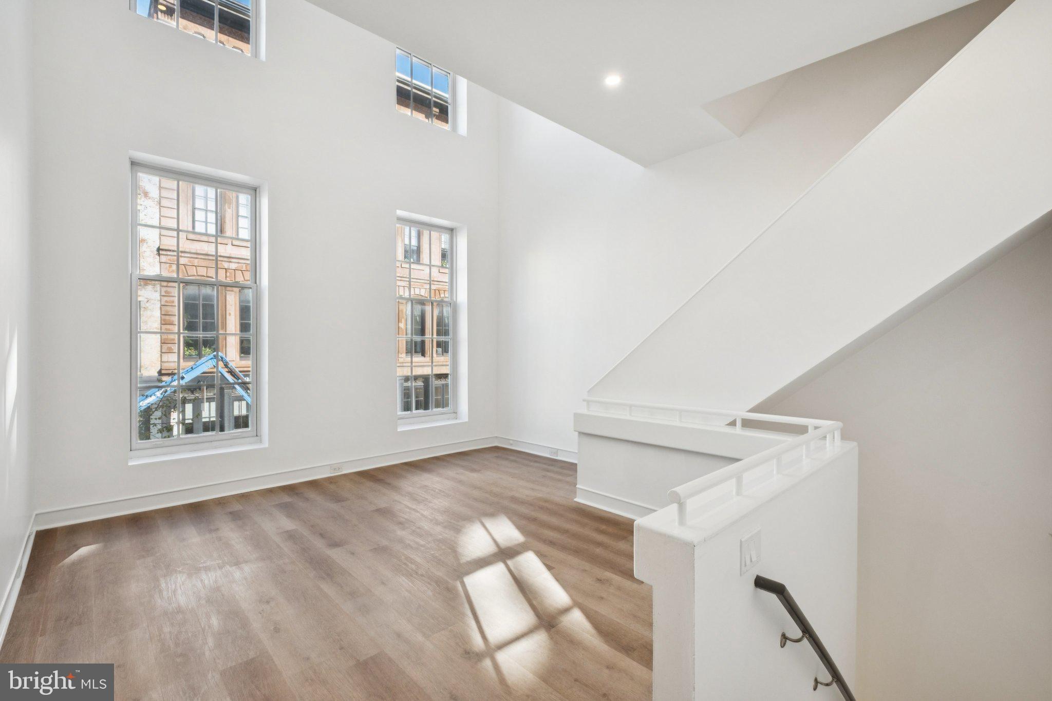 134 North 3rd Street Philadelphia, PA 19106 - Photo 2 of 37 Two story living room