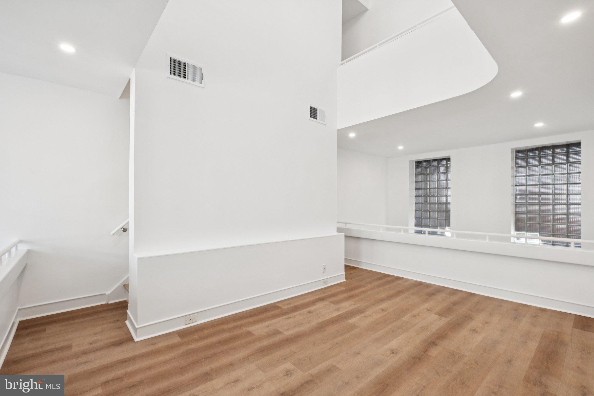134 North 3rd Street Philadelphia, PA 19106 - Photo 21 of 37 Den/home office/flex space