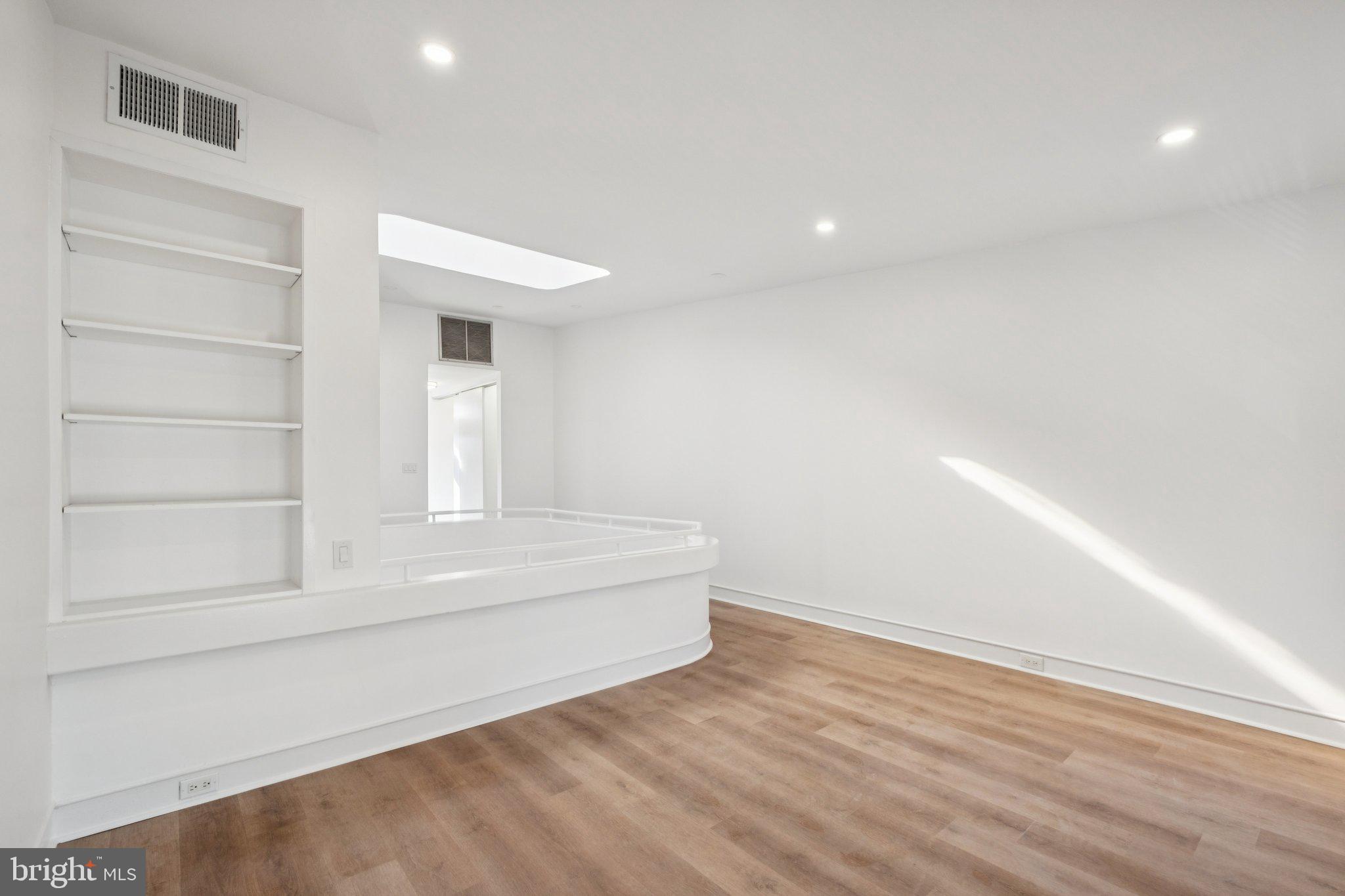 134 North 3rd Street Philadelphia, PA 19106 - Photo 25 of 37 Bedroom