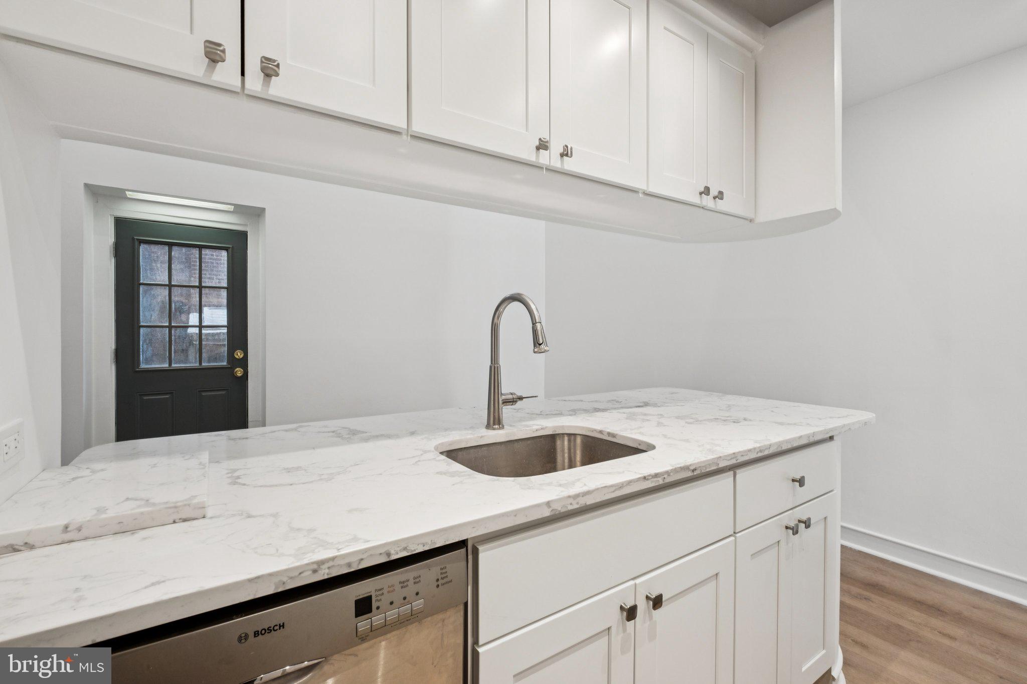 134 North 3rd Street Philadelphia, PA 19106 - Photo 10 of 37 Kitchen