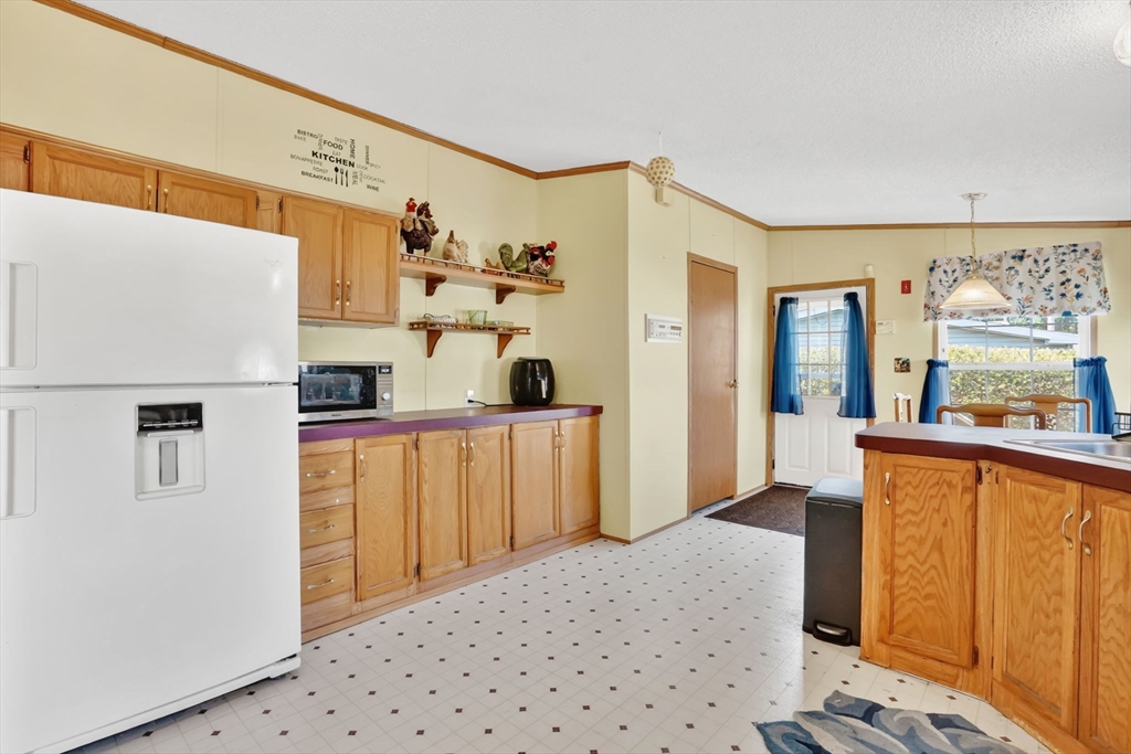 27 Somerset Road Chicopee, MA 01020 - Photo 22 of 33