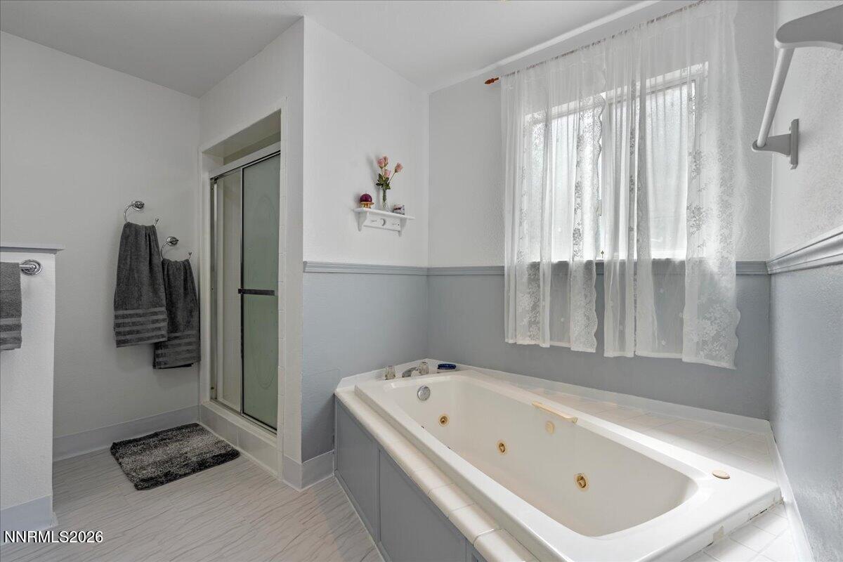 3545 Buckhorn Way Reno, NV 89503 - Photo 20 of 36 Primary Bathroom