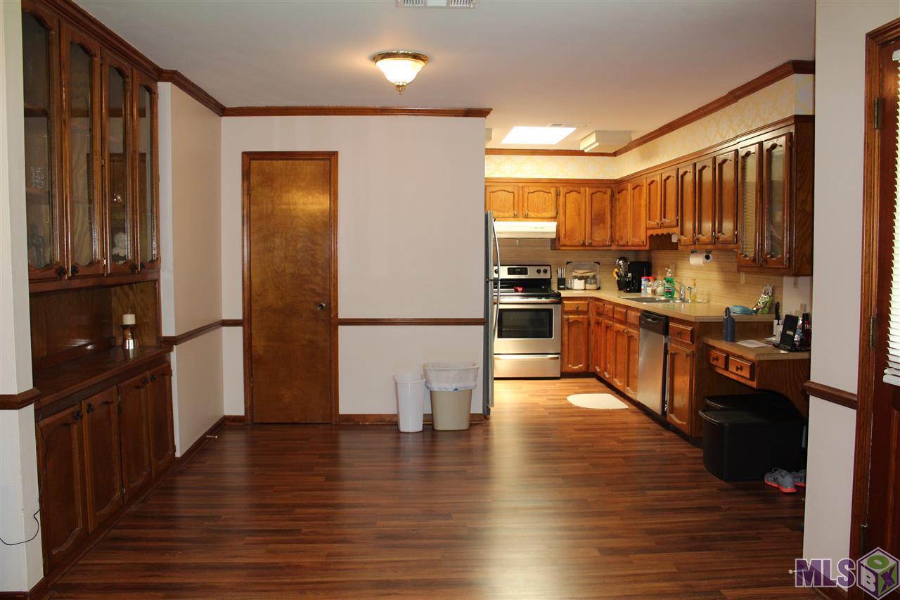 1444 Magnolia Ridge Drive Baton Rouge, LA 70816 - Photo 3 of 10 DINING AREA