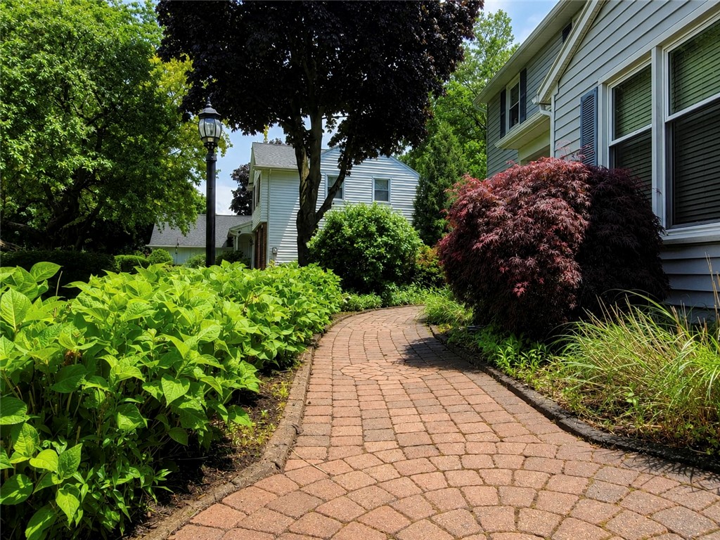 76 Bromley Road Pittsford, NY 14534 - Photo 5 of 50