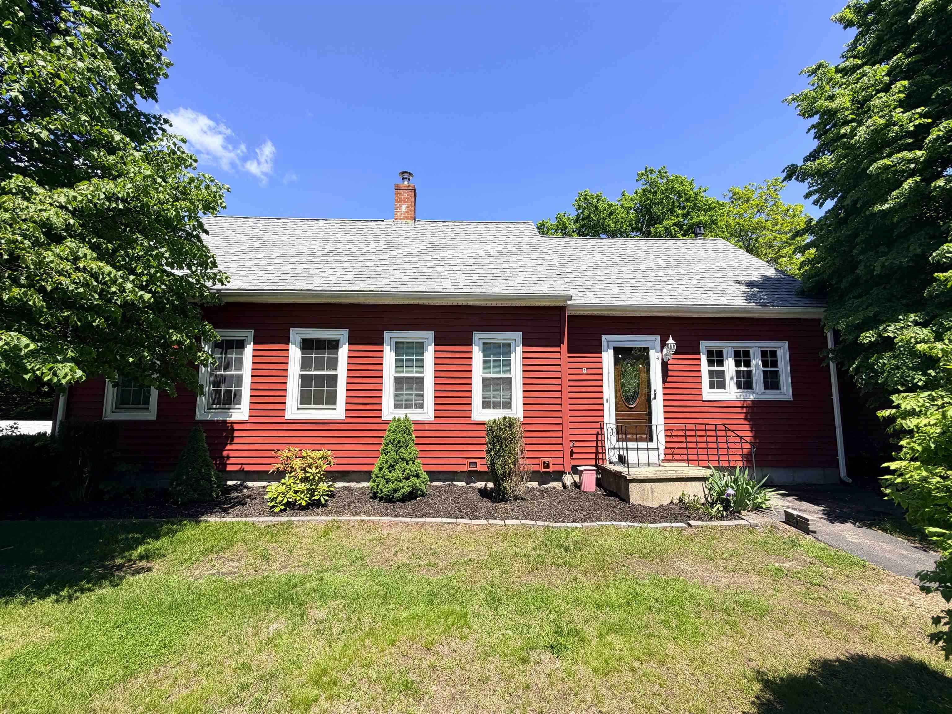 4 Autumn Street Rochester, NH 03868 - Photo 3 of 59