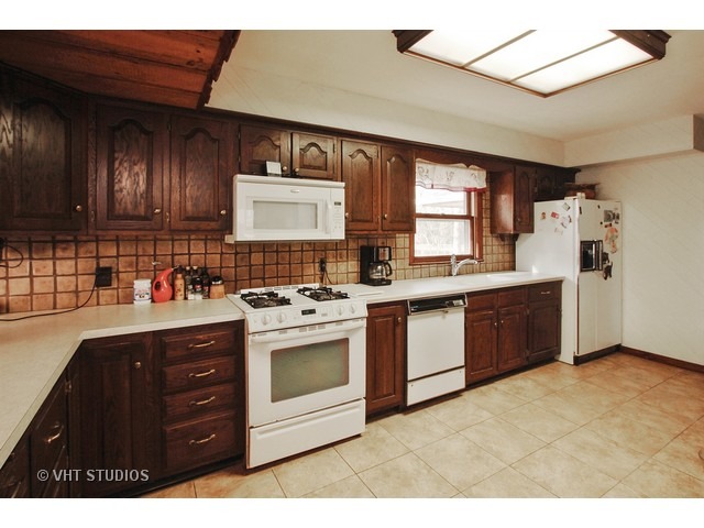 6507 107th Street Pleasant Prairie, WI 53158 - Photo 3 of 17