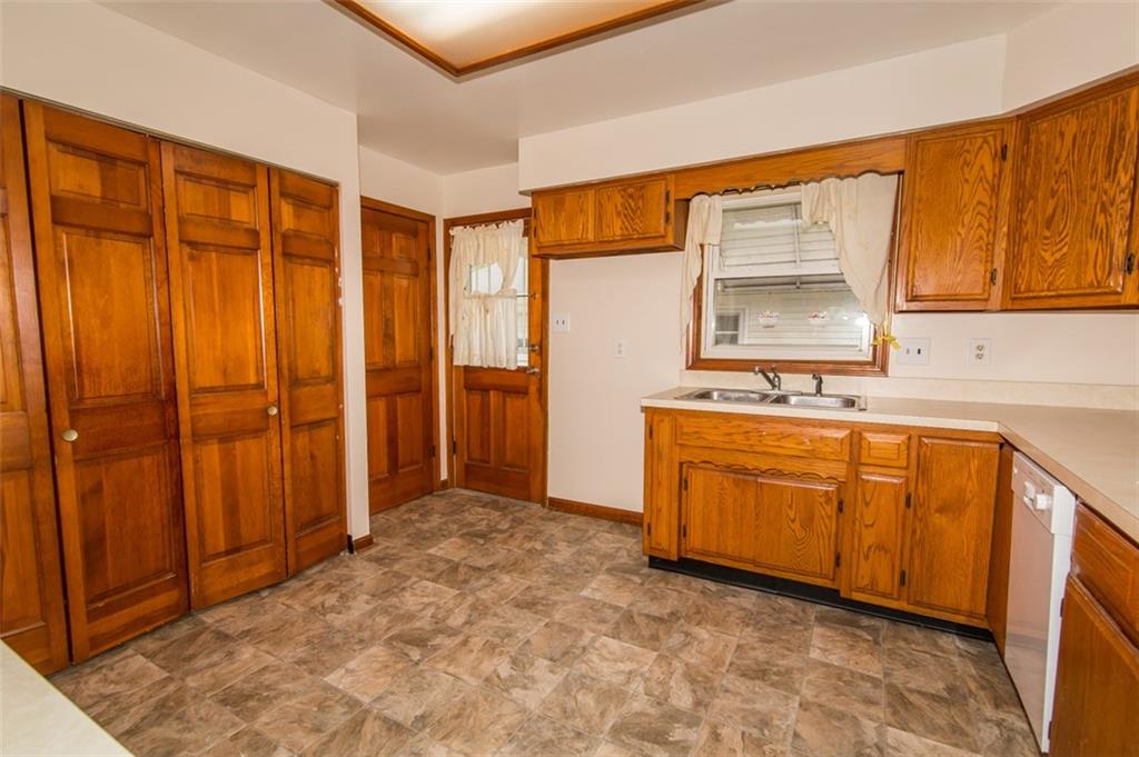 1836 Bauer Road Indianapolis, IN 46218 - Photo 8 of 22 Gallery Image 8